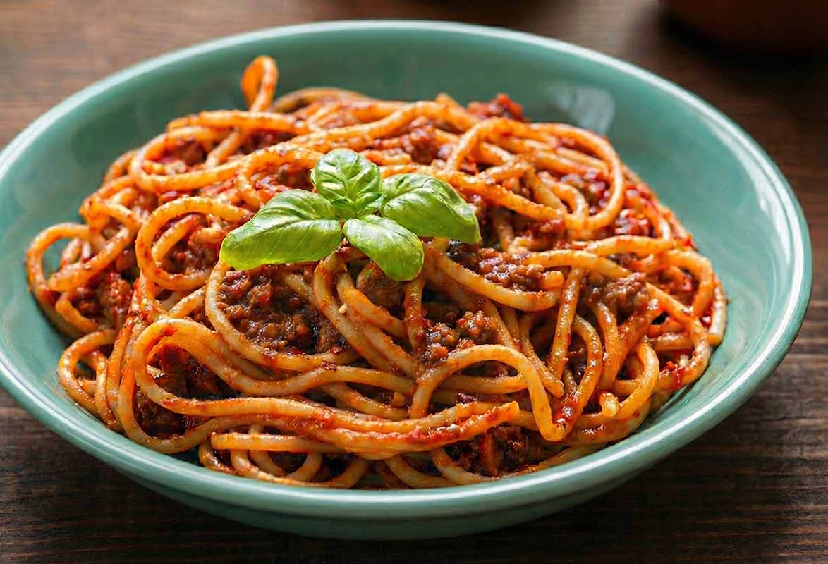 Acı Soslu Domatesli Spagetti